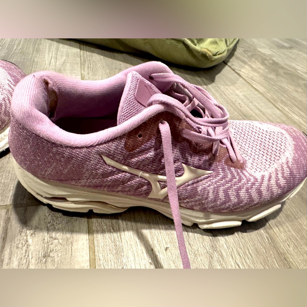 Mizuno Wave Inspire Purple Athletic Shoes for Women
